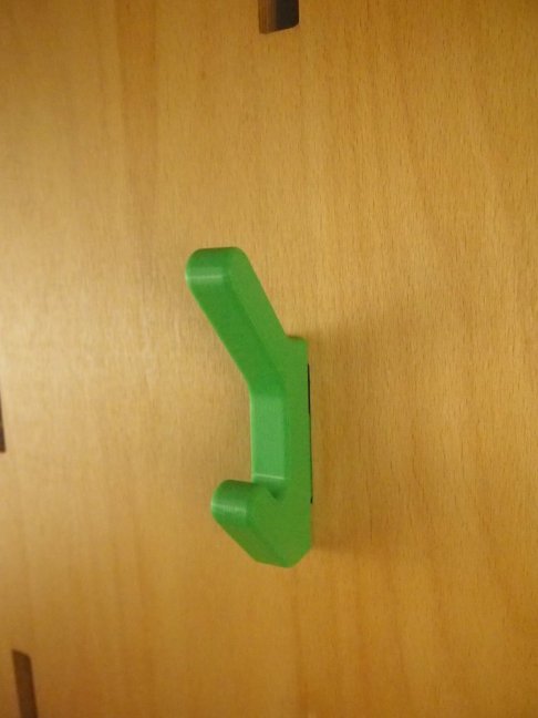 Hook P - háček Hall barevný plast - Barva: Zelená