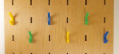 Hook P - háček Hall barevný plast